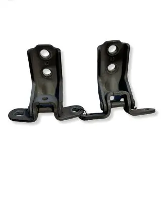 Hyundai Santa Fe Front door upper hinge 046057