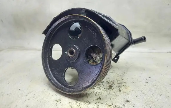 Peugeot 407 Power steering pump 9630501680