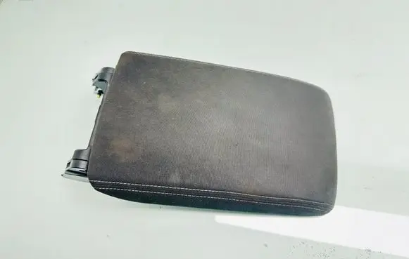 Volkswagen PASSAT B8 Armrest 