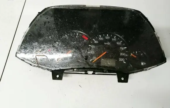 Ford Focus Speedometer (instrument cluster) 98ap10841bc 98ap-10841-bc