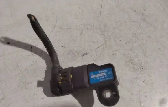 Opel Vectra C Air pressure sensor 0281002437