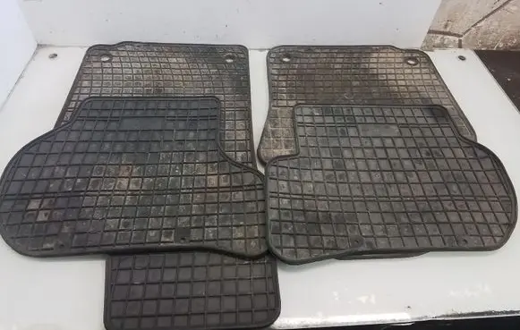 Volkswagen Golf V Car floor mat set 