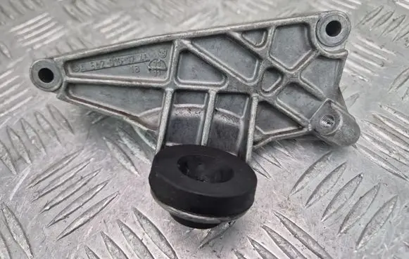 Mercedes-Benz ML W166 Engine mounting bracket A6420101740