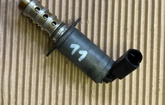 Skoda Octavia Mk2 (1Z) Camshaft vanos timing valve 13150429F EF201007