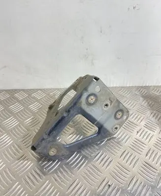 Audi A6 S6 C6 4F Fender mounting bracket 4F0821136A