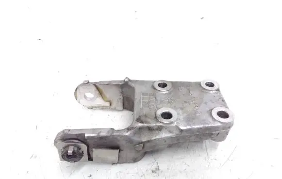Peugeot 407 Engine mounting bracket 9646119980