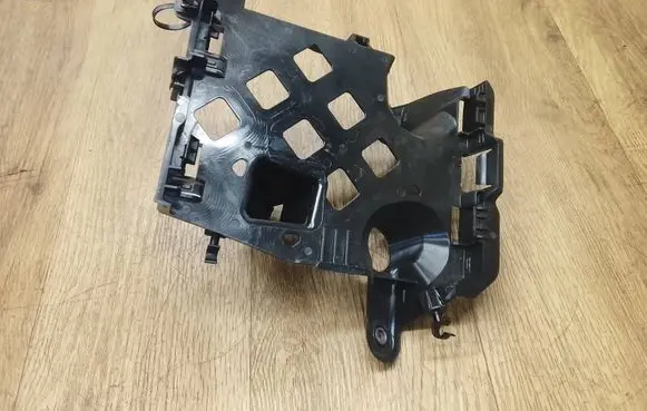 Porsche Macan (95B) Engine control unit holder 95B907650C