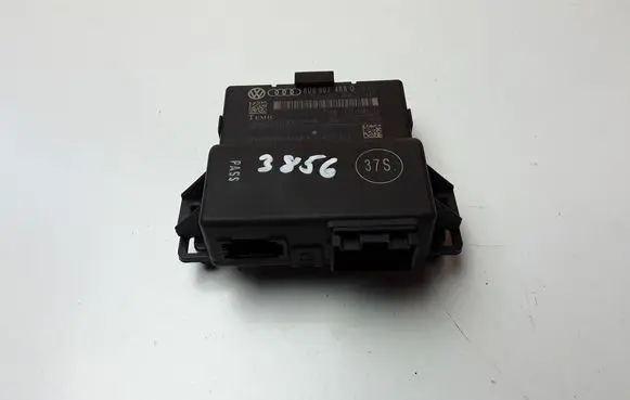 Audi Q3 8U Gateway control module 8U0907468Q