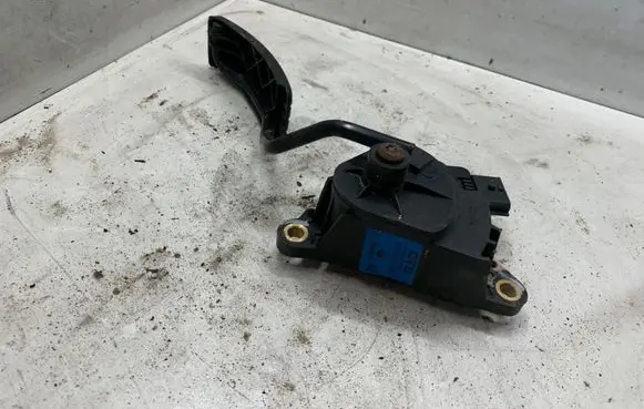 Renault Megane II Accelerator throttle pedal 8200153270