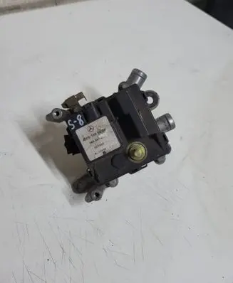 Mercedes-Benz E W211 Coolant heater A0001591004 00T028 983551