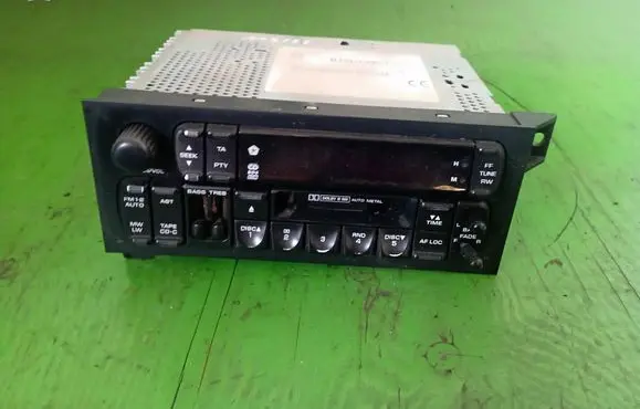 Chrysler Voyager Radio/CD/DVD/GPS head unit P04859504ABA