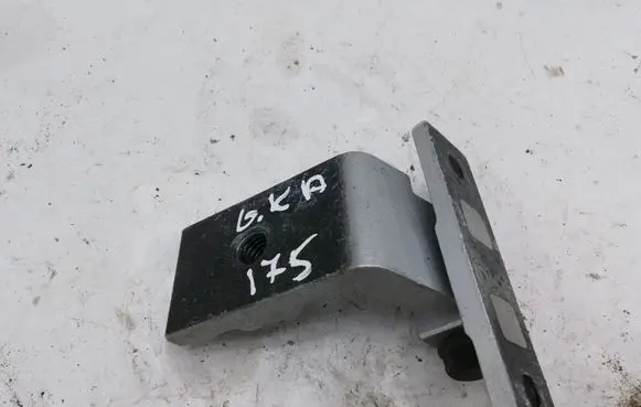 BMW 5 E60 E61 Rear door lower hinge 7068089