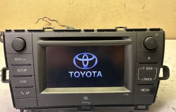 Toyota Prius (XW30) Radio/CD/DVD/GPS head unit 8614047100 CVVS01F34D 501240