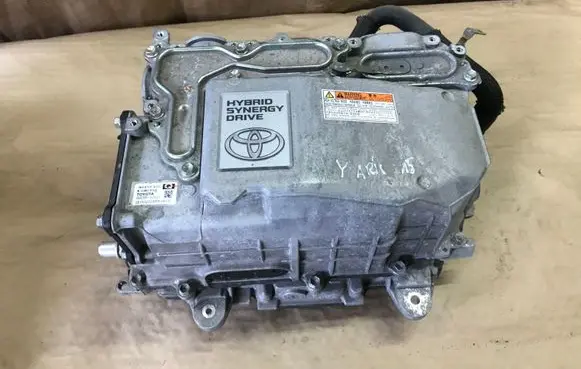 Voltage converter inverter