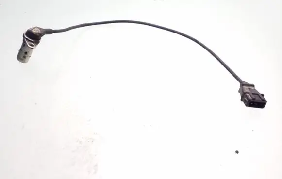 Volkswagen PASSAT B4 Crankshaft position sensor 028907319B