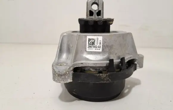 Engine mount bracket