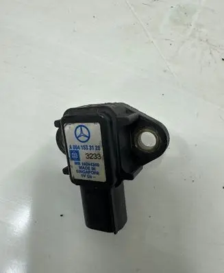 Mercedes-Benz C W203 Air pressure sensor A0041533128 3233 16244349