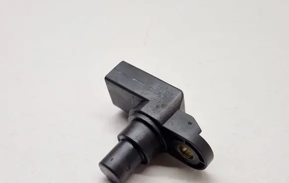BMW 7 E38 Camshaft position sensor 2249320