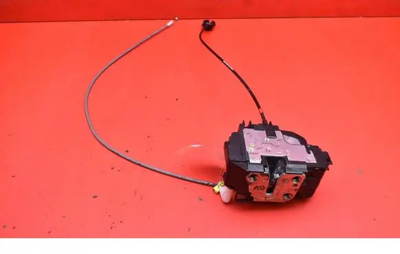 Nissan Note (E11) Front door lock