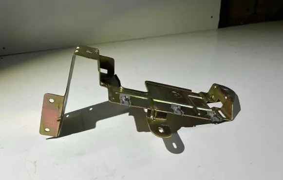 BMW 5 E39 Navigation GPS unit bracket/holder 65128361452