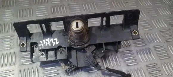 Audi A4 S4 B5 8D Tailgate exterior lock 