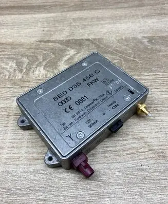 Audi A4 S4 B7 8E 8H Aerial antenna amplifier 8E0035456C