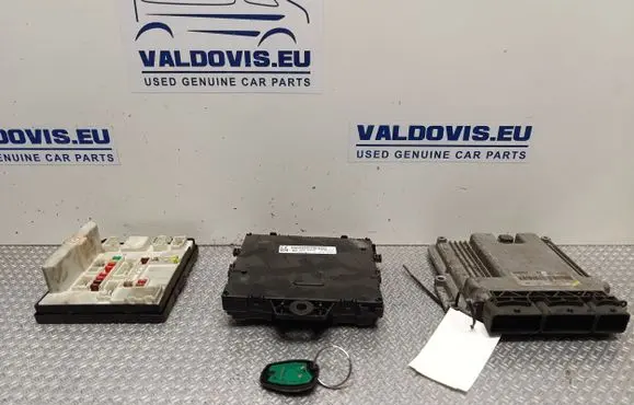 Renault Master III Engine ECU kit and lock set 237100899R 0281017341 284B18927R