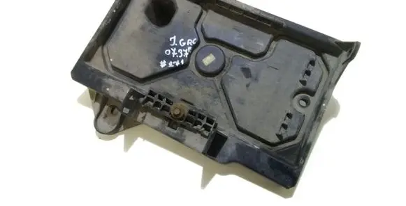 Battery tray