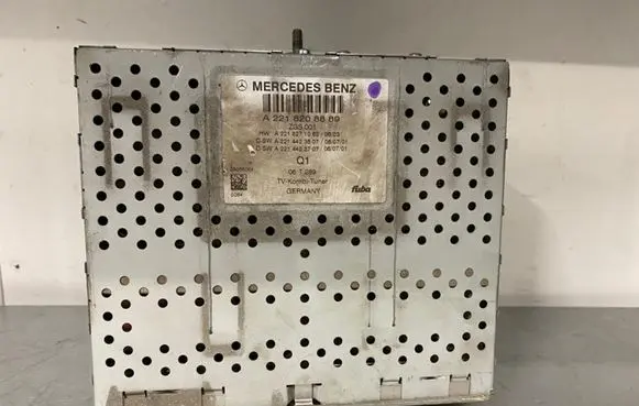 Mercedes-Benz S W221 Video control module A2218208889 2218208889