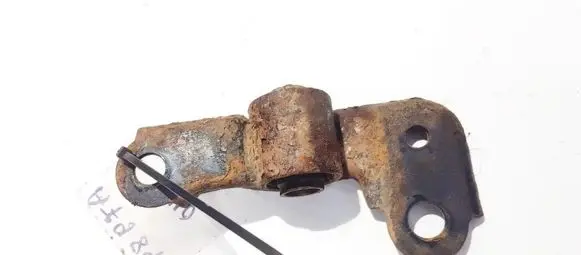 KIA Carens I Front wishbone bush 