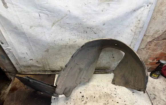 BMW 3 E46 Front wheel arch liner splash guards
