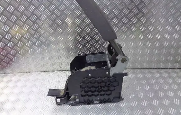 Volkswagen Golf V Rear seat armrest 5M0864207C