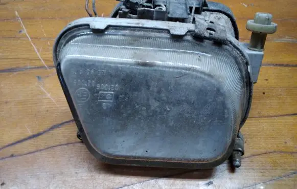 Mercedes-Benz E W210 Front fog light 1305219061 1305233161