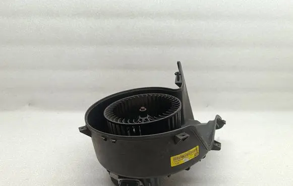 Opel Vectra C Heater fan/blower 73421312 PU2K006962R