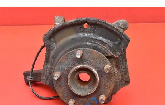 Nissan X-Trail T30 Front wheel hub spindle knuckle