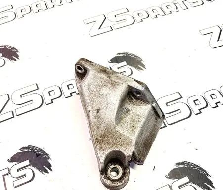 Lexus IS 200-300 Engine mounting bracket