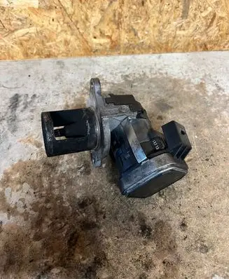 Mercedes-Benz E W211 EGR valve a64214060