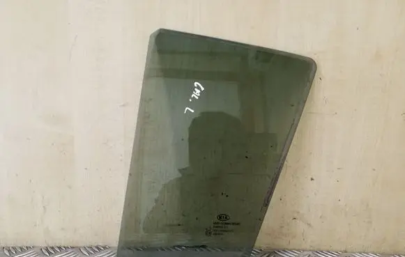 KIA Sportage Rear vent window glass 