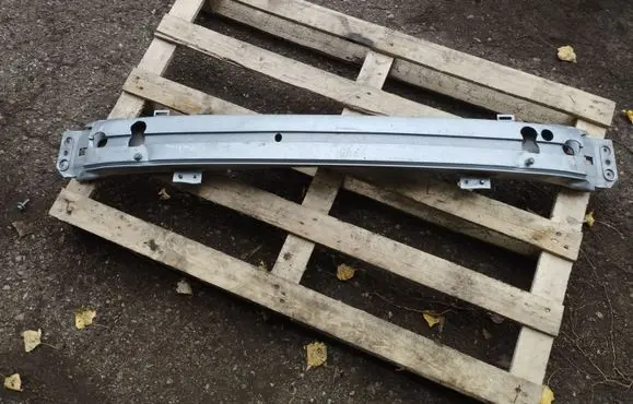 Volvo V70 Front bumper cross member