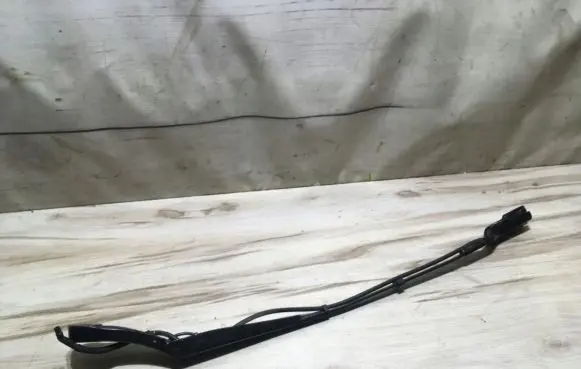 Citroen C5 Aircross Front wiper blade arm 6429C4