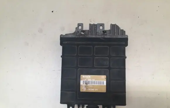 Volkswagen Golf III Engine control unit/module 0261200701 1H0907311