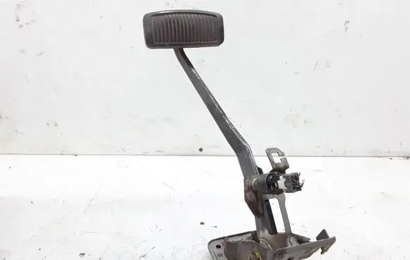 KIA Sorento Brake pedal