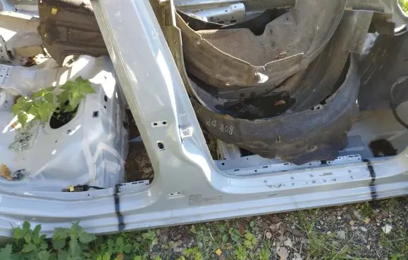 Audi A1 Pillar (middle) 