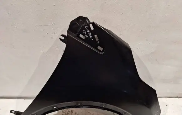 Renault Captur Fender 631001642R