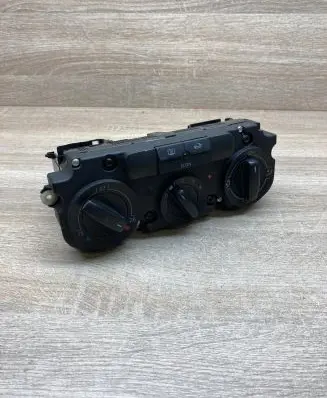 Volkswagen Golf V Climate control unit 1CF74730900 53701