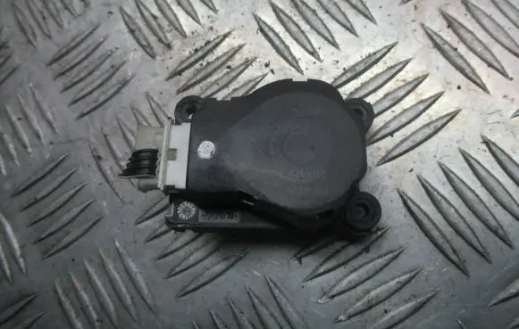 Citroen Xsara Picasso A/C air flow flap actuator/motor EAM501