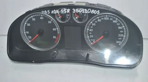 Volkswagen PASSAT B5.5 Speedometer (instrument cluster) 3B0920805