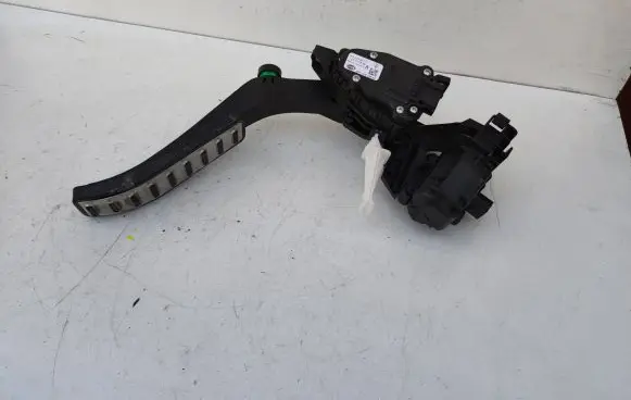 Porsche Cayenne (92A) Accelerator throttle pedal 7P5723507C 103111629 6PV00802662