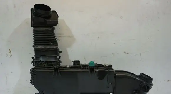 Mercedes-Benz GLC X253 C253 Air filter cleaner box bracket assembly 