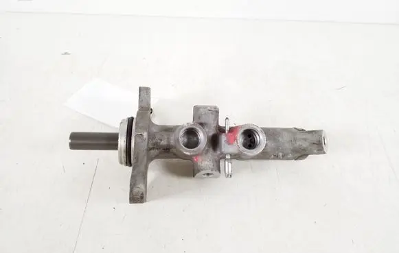 Toyota Corolla E120 E130 Master brake cylinder 47201-09060